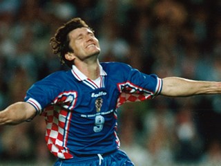 Davor Šuker među nogometnim zvijezdama u Bernu