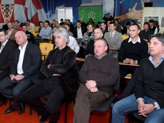 Natječaj za upis nogometnih trener(ic)a UEFA PRO