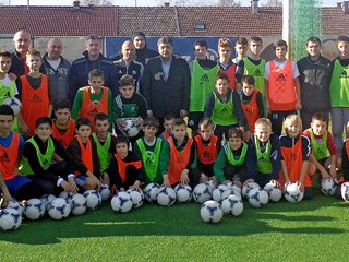 Vodstvo HNS-a posjetilo osječku nogometnu Akademiju