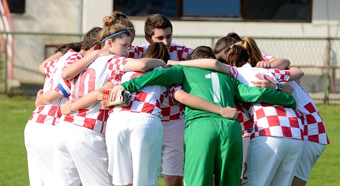 Ženska U-18 reprezentacija na turniru u BiH