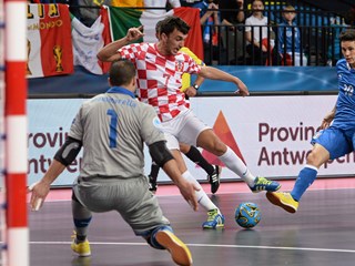 Fifa donirala 84 lopte