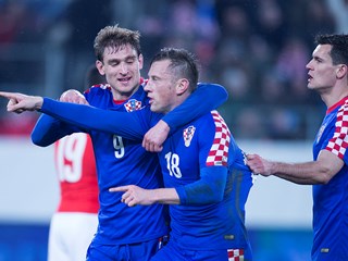 Drmić i Olić režirali remi u St. Gallenu