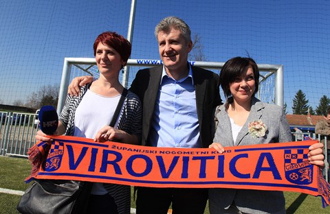 Otvoreno novo igralište u Virovitici#Šuker opens new field in Virovitica