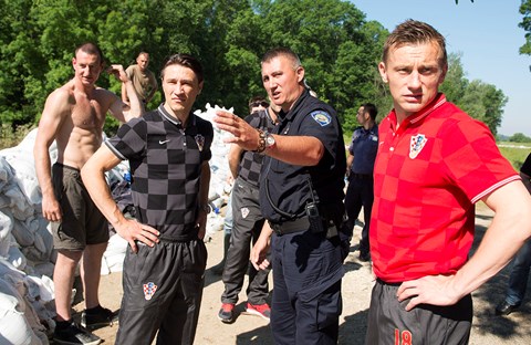 Reprezentacija pomaže Slavoniji#National team support for Slavonia