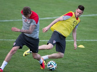 Vatreni vikend: Brozović, Čop ili Mandžukić?