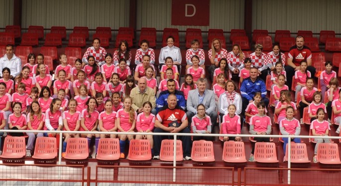 Davor Šuker visits girls' football festival