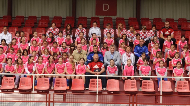 Davor Šuker visits girls' football festival