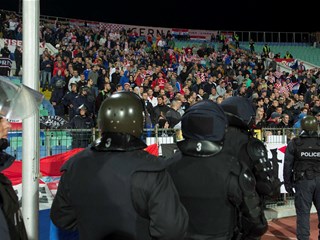 Uefa kaznila HNS zbog ponašanja dijela navijača