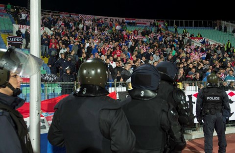 Uefa kaznila HNS zbog ponašanja dijela navijača