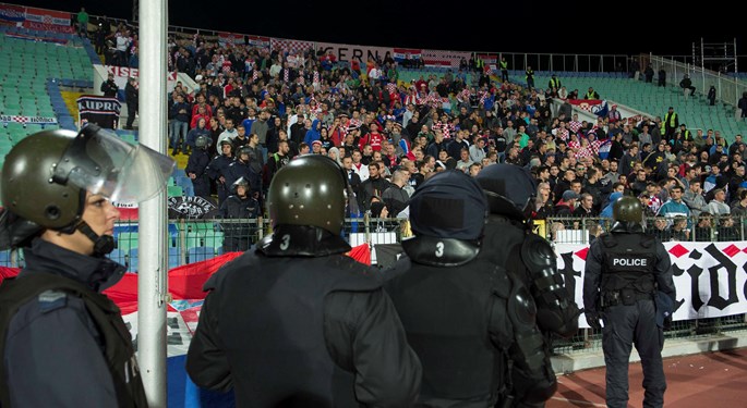 Uefa kaznila HNS zbog ponašanja dijela navijača