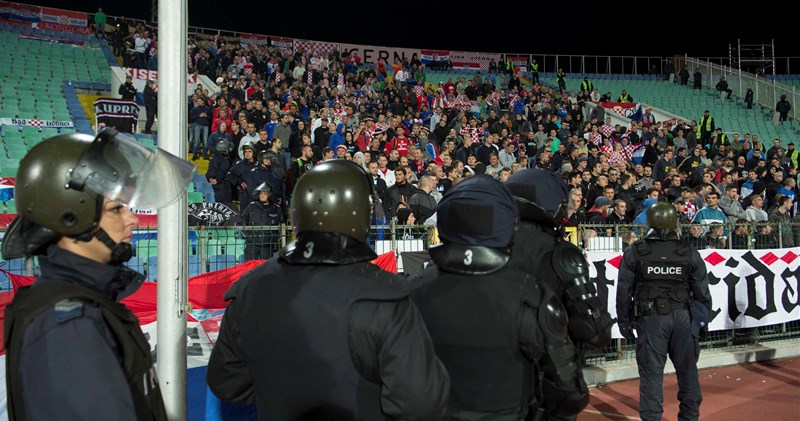 Uefa kaznila HNS zbog ponašanja dijela navijača