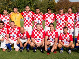 Vatreni i Svećenici u humanitarne svrhe