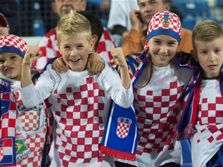 Pokaži crveni karton rasizmu!