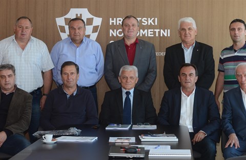 Zaključci Komisije nogometnih sudaca IO HNS-a