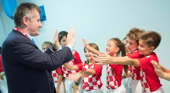 Gospodine predsjedniče Republike Hrvatske, borba protiv huligana nije samo naša