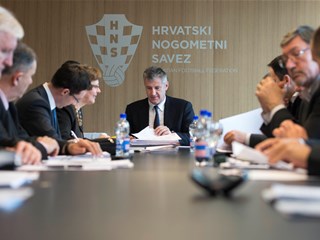 Odluke Izvršnog odbora HNS-a