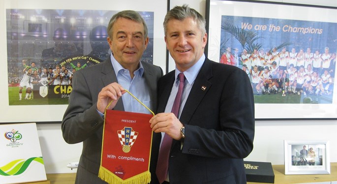 Niersbach: "Dobro je da se u nogomet uključuju bivši vrhunski igrači"