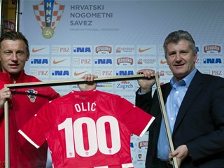 Šuker predao Oliću nagradu HNS-a: "Opet ću dati sve od sebe"