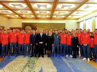Grabar-Kitarović: "Uvijek ste naši, ponosna sam na vas"