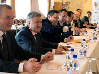 Odluke Izvršnog odbora HNS-a