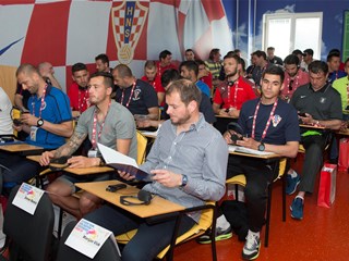 Obavijest polaznicima Nogometne akademije HNS-a