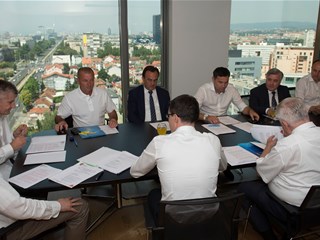 Odluke Izvršnog odbora HNS-a