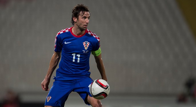 Srna asistent, Eduardo strijelac, Jedvaj isključen