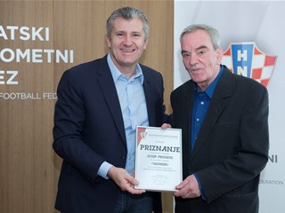 Šuker uručio priznanje Josipu Prudeusu za "Vatrene"