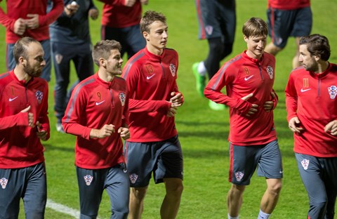 Vatreni u Rusiju u sjajnoj atmosferi