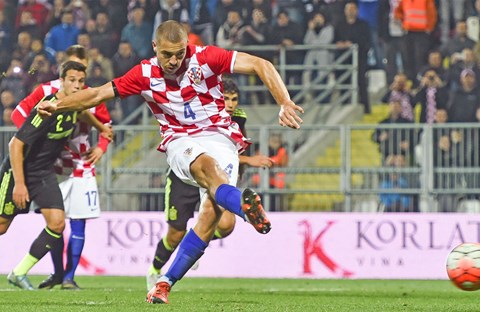Josip Radošević joins Eibar on loan