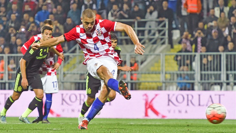 Josip Radošević joins Eibar on loan