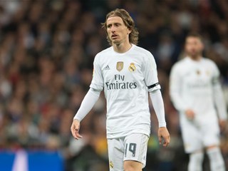 Luka Modrić takes over No. 10 jersey at Real Madrid