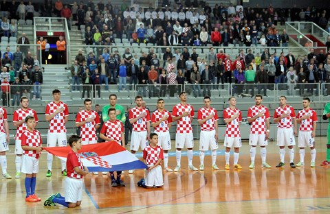 Hrvatska uvjerljiva, hat-trick Jelovčića