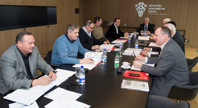 Zaključci Komisije nogometnih sudaca