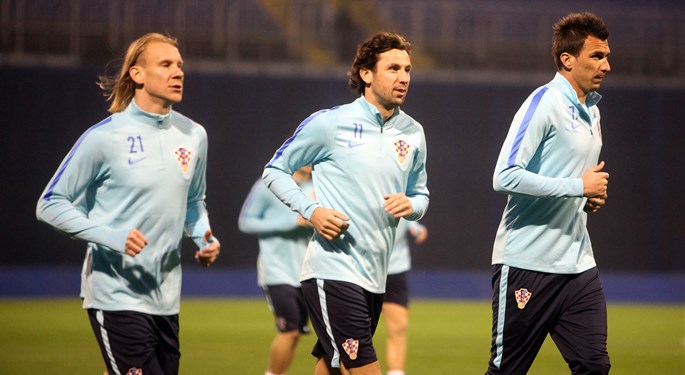Vatreni vikend: Mandžukić, Rakitić ili Vida?