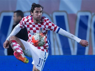 Srna asistent, Eduardo strijelac u "osmici" Šahtara