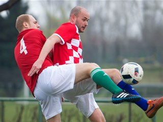 Hrvatski novinari pojačani Mrmićem svladali mađarske kolege