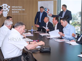Odluke Izvršnog odbora HNS-a