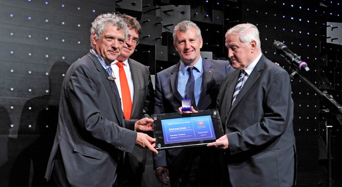 Srebrić receives UEFA Order of Merit