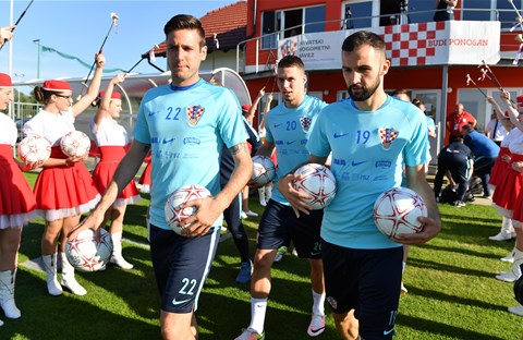Sjajna atmosfera na otvorenom treningu Hrvatske#Great atmosphere during Croatia open training session