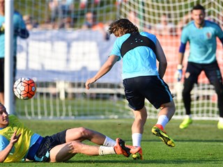 Vatreni vikend: Jedvaj, Lovren ili Vida?