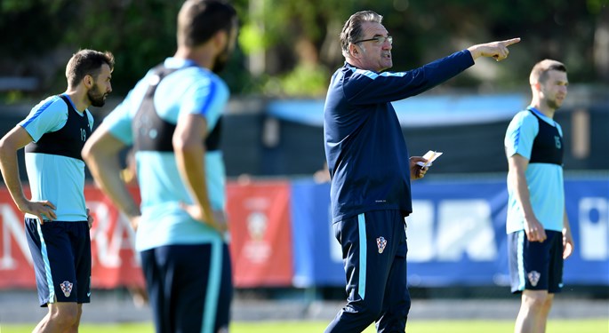 Čačić: "Hrvatska može protiv svake reprezentacije tražiti pobjedu"