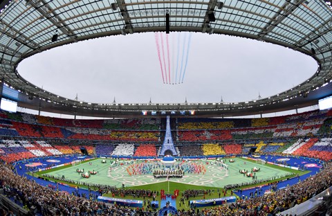Otvoren EURO 2016., Francuskoj prva pobjeda