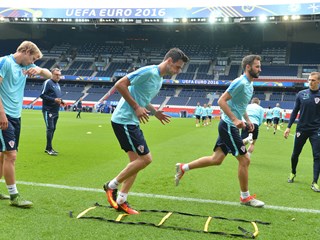 Vatreni vikend: N. Kalinić, Rakitić ili Strinić?