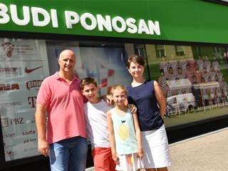 Prva godišnjica informativno - multimedijskog centra HNS-a