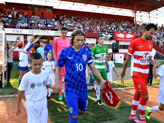 Modrić: "Trudit ću se dostojno predvoditi Hrvatsku"