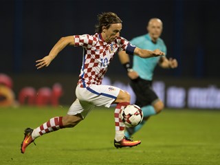 Coach Čačić presents Croatia squad for September qualifiers