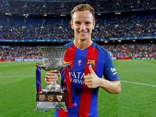 Ivan Rakitić renews Barcelona contract