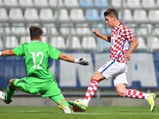 Video: Hrvatska U-17 u Kostreni nadjačala Španjolce