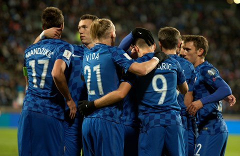 Lone Mandžukić goal for more Croatia celebrations